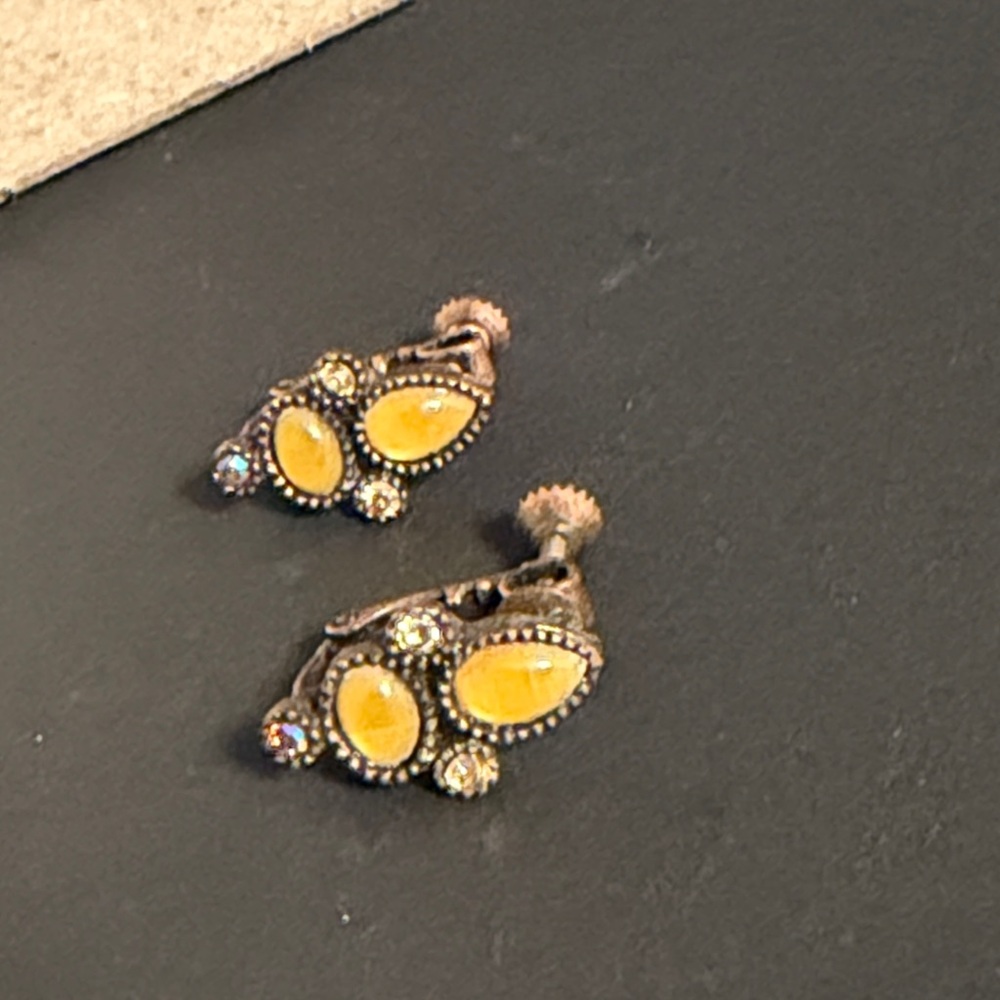 Vintage Yellow and Gold Floral Earrings - Picture 5 of 5